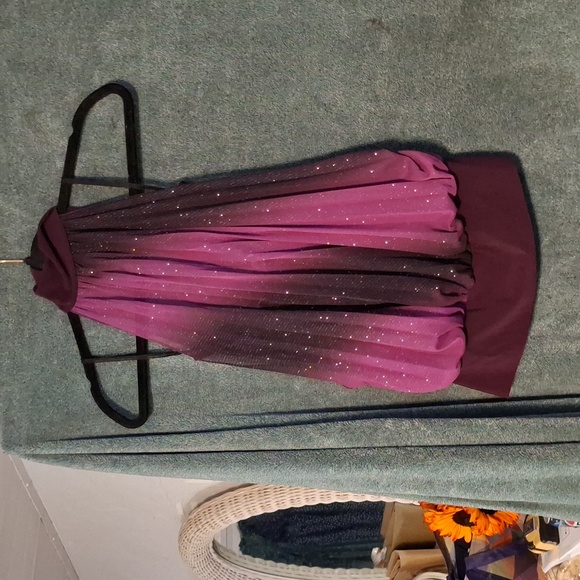 Elegant Purple Halter Top - Picture 1 of 2